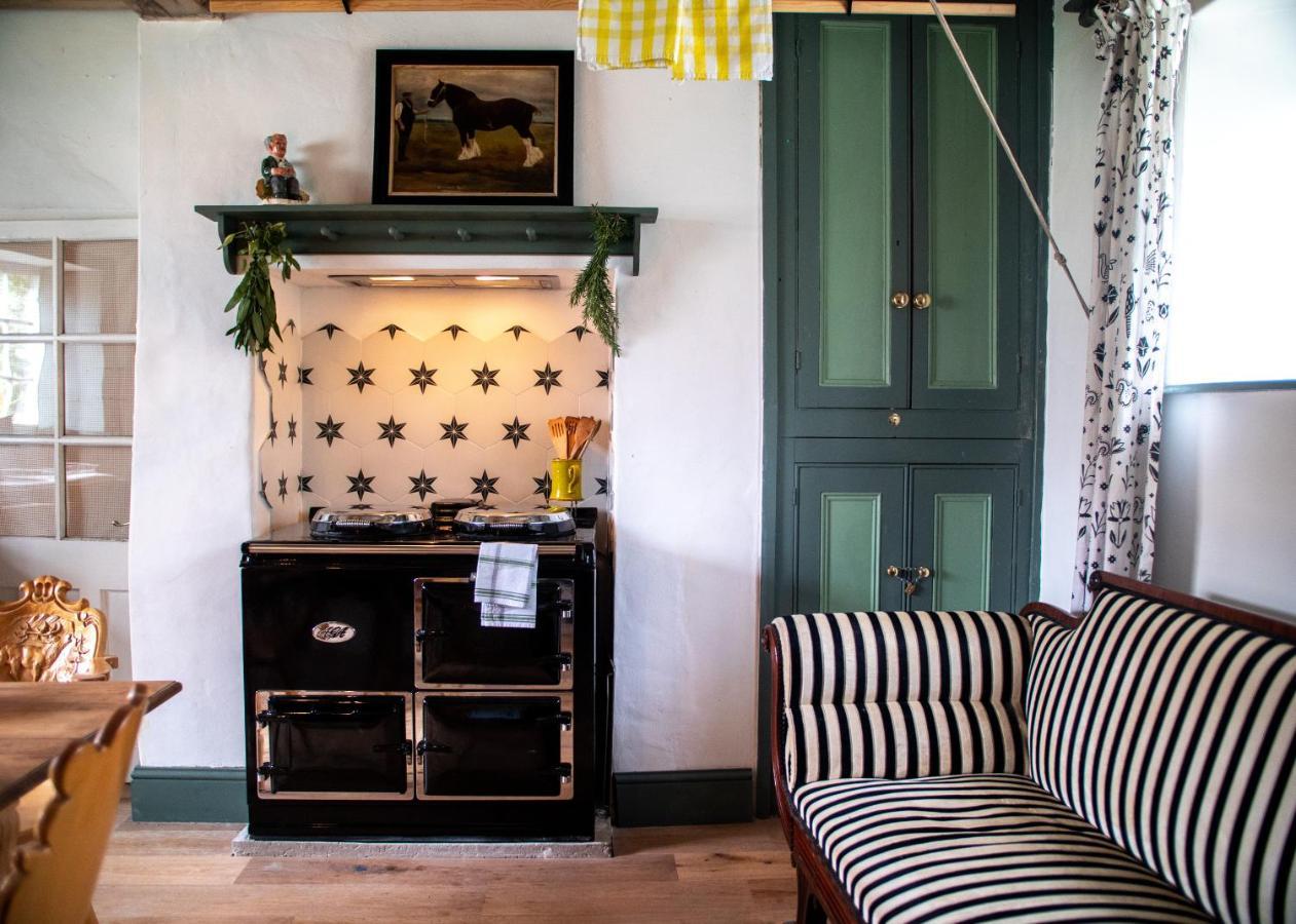 Country Cottage With Spa, Catering, Gardens, Nature Reserve Walks - Free Parking, Self Checkin Scunthorpe Kültér fotó