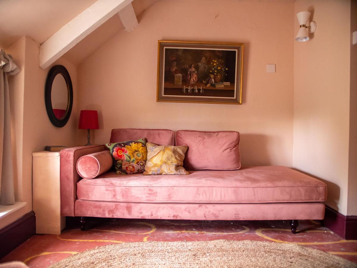 Country Cottage With Spa, Catering, Gardens, Nature Reserve Walks - Free Parking, Self Checkin Scunthorpe Kültér fotó